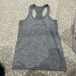 Never worn lululemon tank